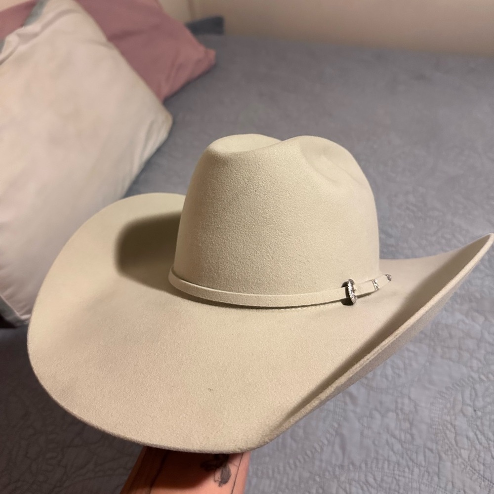 Cream Western Felt Cowboy Hat with Decorative Band